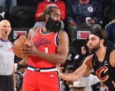 关于JackeyLove焦点对战，哈登与50激战日本队分钟，刷新纪录胜负难料！全场沸腾不已的信息